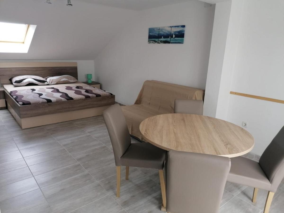 Apartment Niva Nin Exterior photo