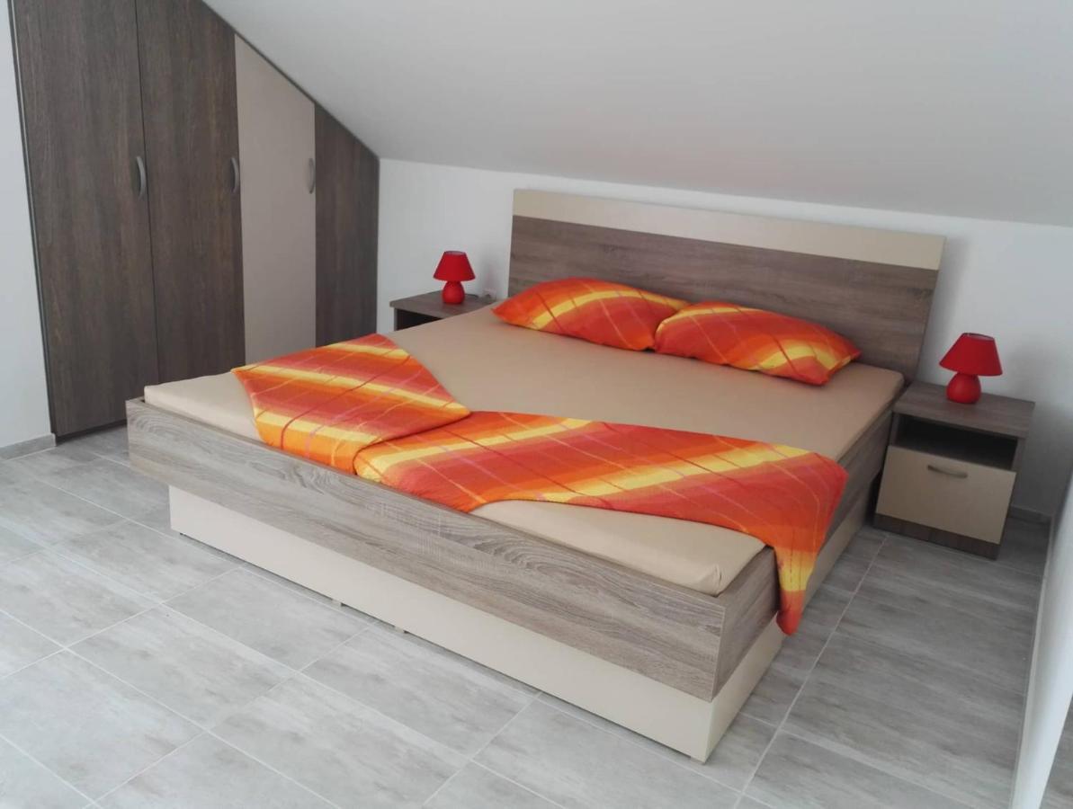 Apartment Niva Nin Exterior photo